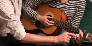 Kuidas õppida mängima kitarri: üksikasjalik juhend sõltumatu