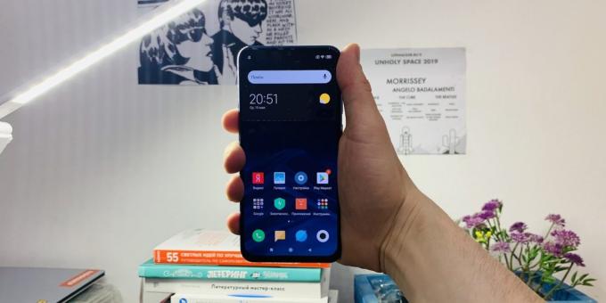 Xiaomi Mi 9 SE: In käsi