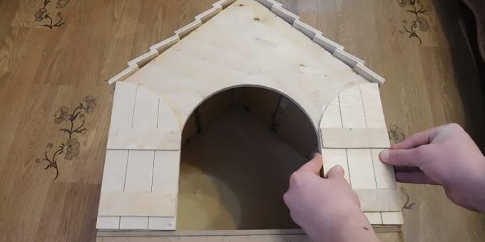 Väike maja kassi oma kätega: liimi ukse