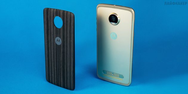 Moto Z2 Play: dekoratiivne paneel