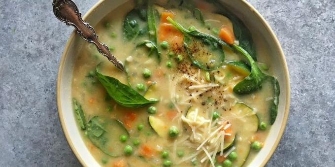köögiviljade supid: supp suvikõrvits, spinat, oad ja valge vein