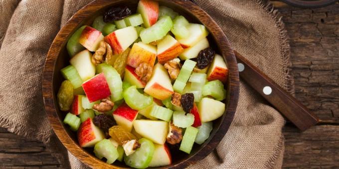 Salat selleri, õuna, rosinate ja pähklitega