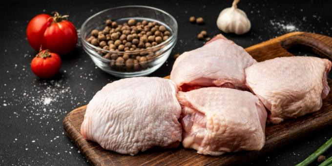 Kuidas ja kui palju kana reie küpsetada: jahutatud kana reied