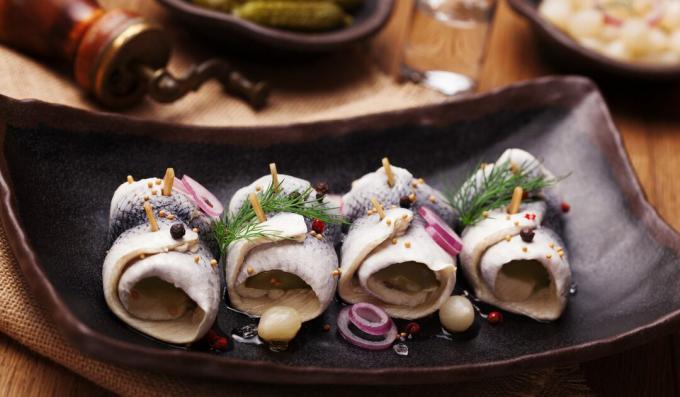 Rollmops sinepi ja sibulaga