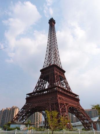Tyanduchen: koopia Eiffeli torn