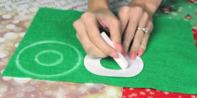 Christmas mänguasjad oma kätega: teha muster ja ringi