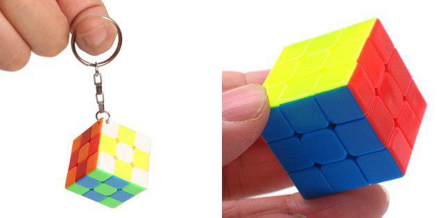 Võtmehoidja koos Rubiku kuubiku