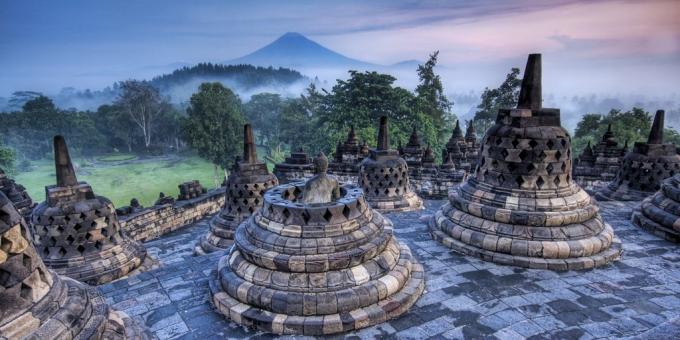 Aasia territooriumil ei ole asjata meelitada turiste: templi kompleks Borobudur, Indoneesia