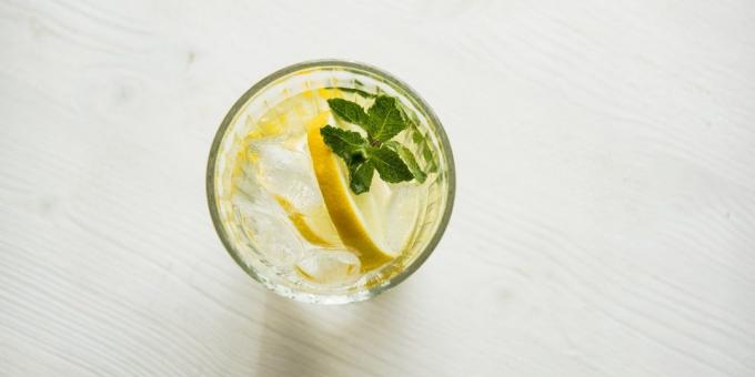 alkoholivabad kokteilid: shpritser viinamarjamahla ja sooda