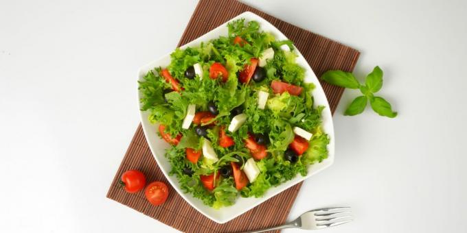 Pidulik salat feta ja tomatitega: lihtne retsept