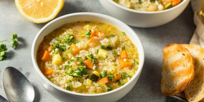 Supp riisi, köögiviljade ja sidruniga