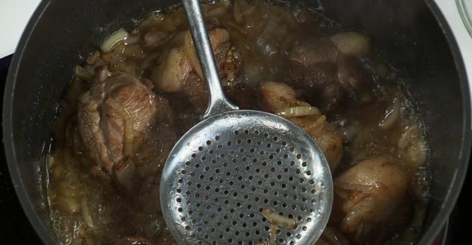 Kuidas kokk pilaf: grillitud liha ja sibul