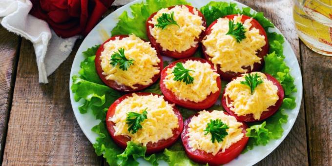 Kiire eelroog tomatitest ja juustust