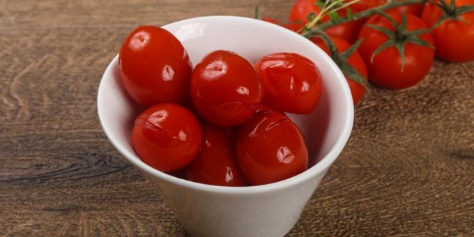 Marineeritud tomatid täidisega küüslauk