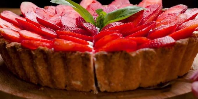 Liiva kook maasikatega, kodujuust ja hapukoor
