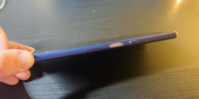 Sony Xperia 10 Plus: paremast servast