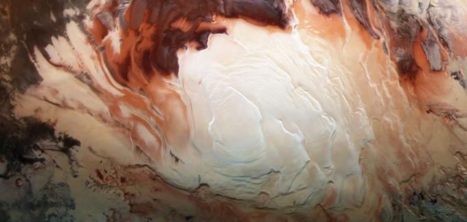 Vesi Marsil esineb vedeliku ja tahke oleku