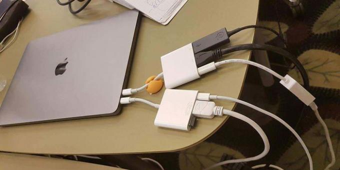 Ebaõnnestunud disain: MacBook ilma vajaliku pistikud
