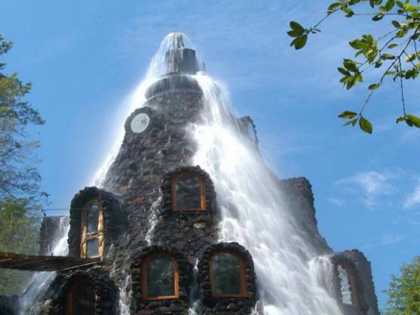 Hotel Magic Mountain Hotel asub Tšiili kaitstavate metsade