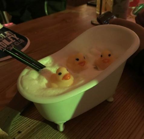 serveerides kokteili vannis
