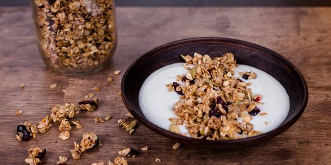 Ülikiire granola pannil jõhvikate ja seemnetega