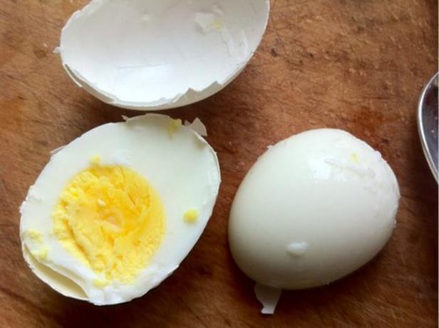 Köök trikke: kuidas kiiresti puhta keedetud munad