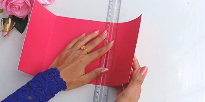Sünnipäevakaardi oma kätega: lõigatud roosa ehitus paber 30 x 15 cm detail