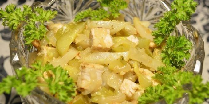 Artišokk retseptid: Soe salat maapirni, kana ja marineeritud kurgid