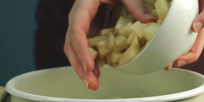 Kuidas kokk supp: lisage hakitud või kuubikuteks kartulid