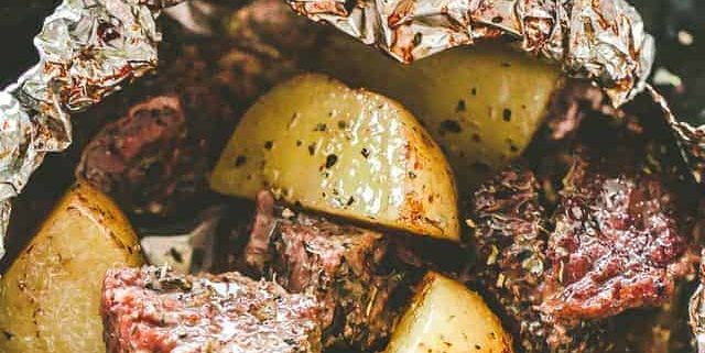 Kuidas kokk veiseliha ahjus: veiseliha kartuli fooliumiga