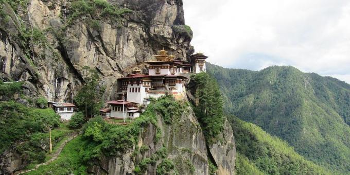 Aasia territooriumil teadlikult meelitab turiste kloostri Paro Taktsang, Bhutan