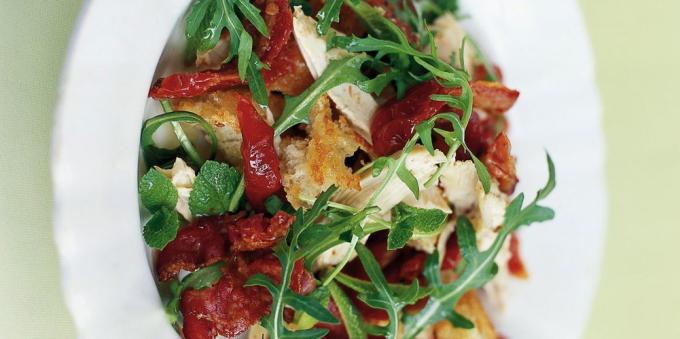 Delicious kana road: kana salat, peekon ja päikesekuivatatud tomatid