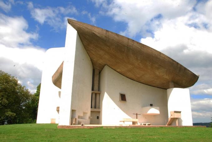 Euroopa arhitektuuri: Le Corbusier 'Chapelle La Notre Dame du Haut
