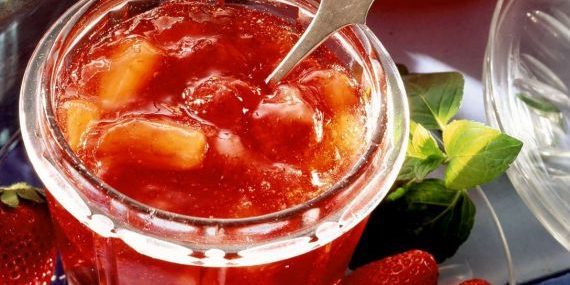 Maasikamoos: kõrvaldamine maasikad ja aprikoosid