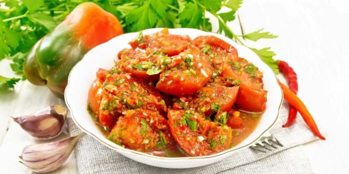 Marineeritud tomatid paprika ja küüslauguga