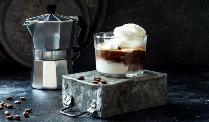 Affogato. Alustage oma päeva selle kosutava magustoiduga