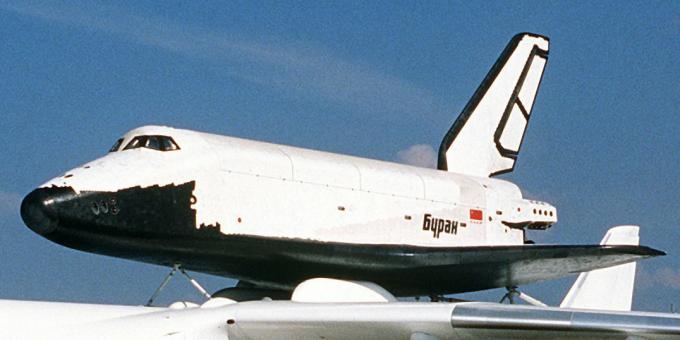 "Buran" lennundus- ja kosmosenäitusel Le Bourgetis, 1989
