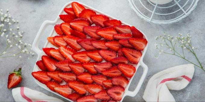 Kohupiima magustoit maasikatega ilma küpsetamiseta
