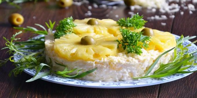 Retseptid: salat ananassi, juustu ja küüslauguga